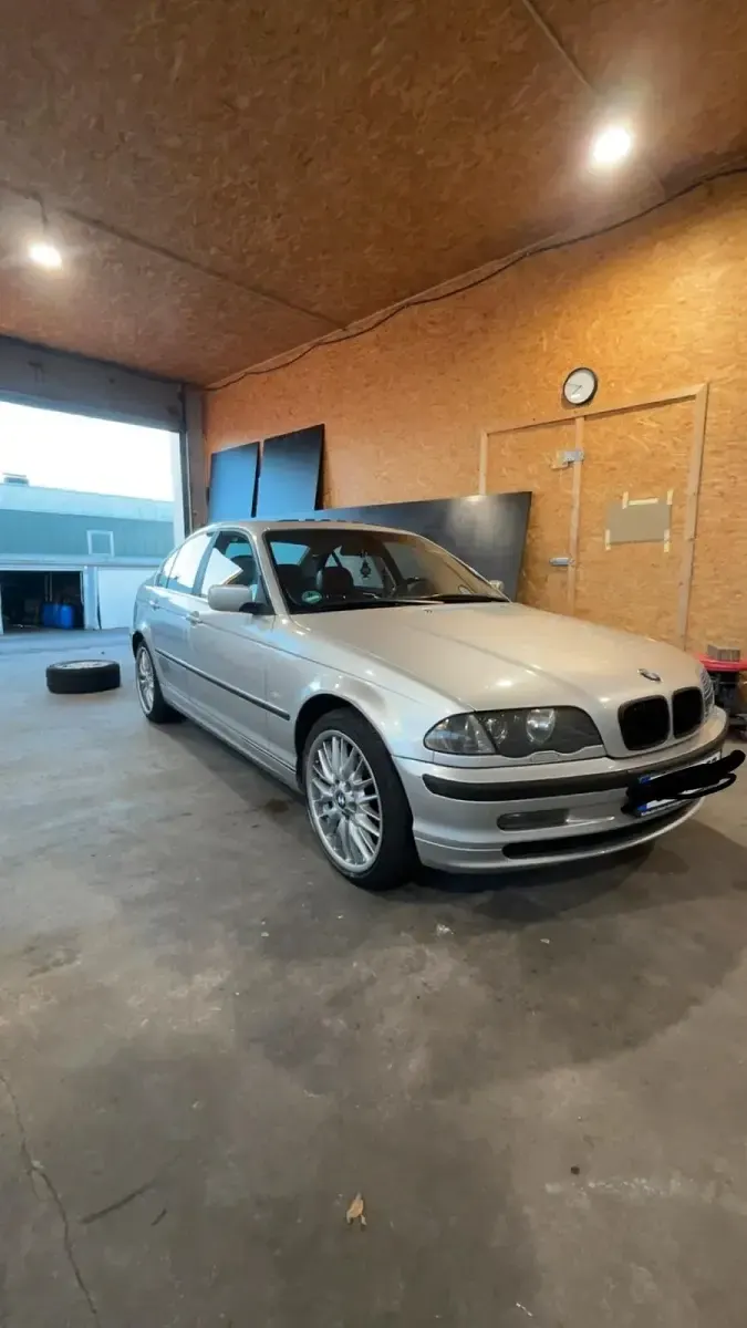 Gebraucht BMW 320 170 PS (125 kW) 2001 Silber Limousine
