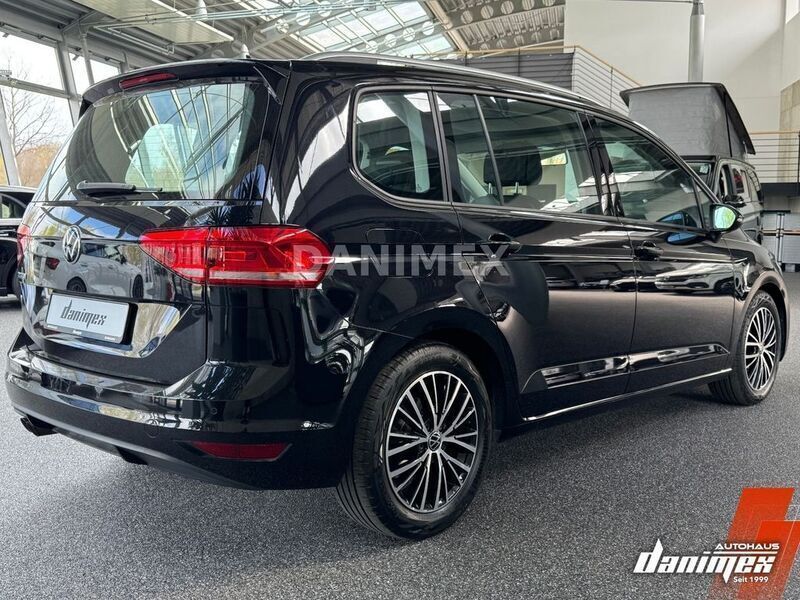 Gebraucht VW Touran Comfortline 150 PS (110 kW) 2021 Schwarz Van / Kleinbus