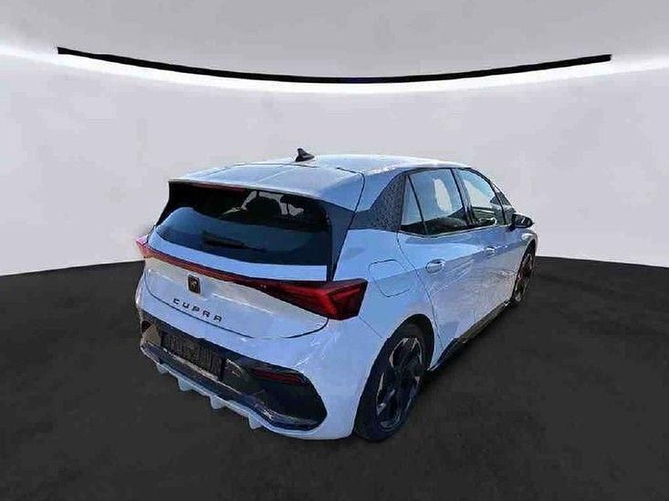 Second-hand Cupra Born e-Boost 169 kW (231 CP) 2023 Alb Hatchback