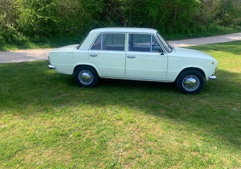 Second-hand Lada 2101 62 CP (45 kW) 1973 Berlinǎ