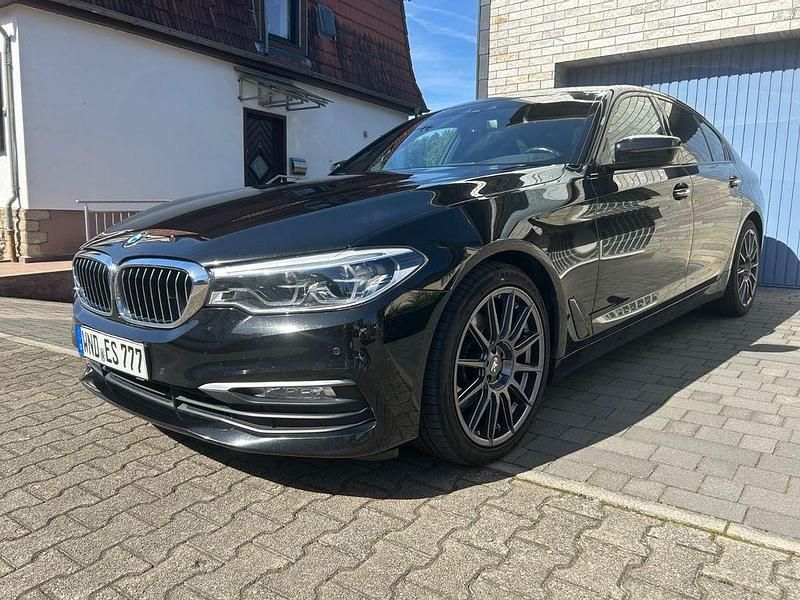 Schwarz Gebraucht 2017 BMW 520 Sport Line Limousine | 22.000 € (Etwas zu teuer) - Bild 1/4
