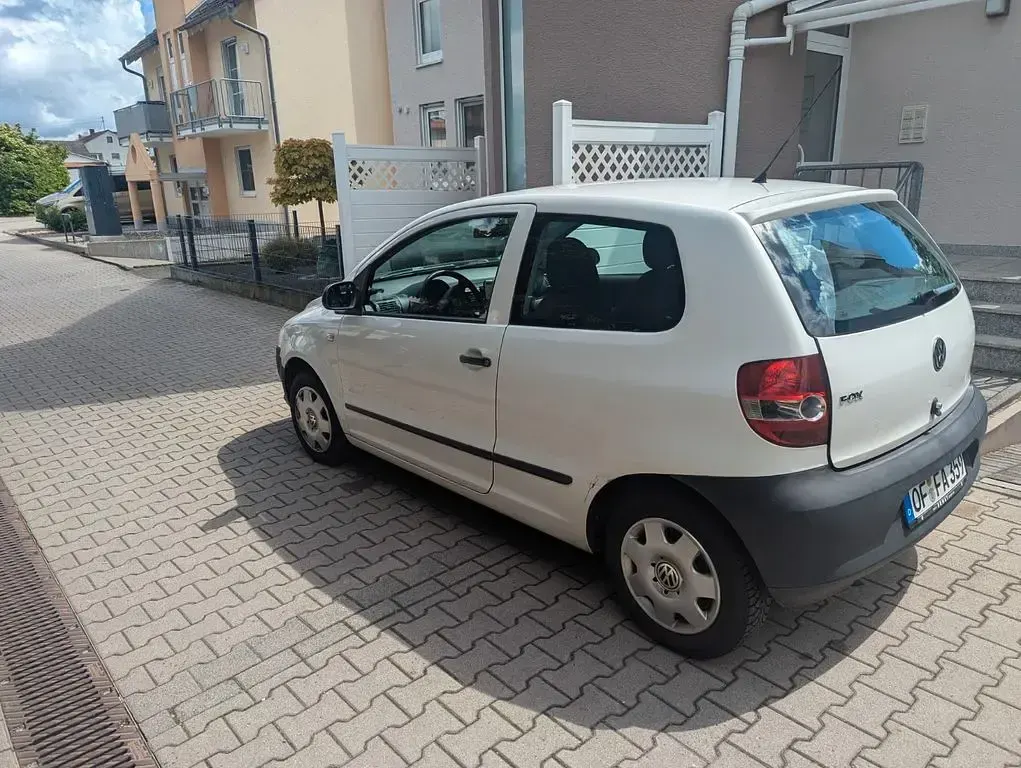 Używany VW Fox 55 KM (40 kW) 2010 Szary Hatchback