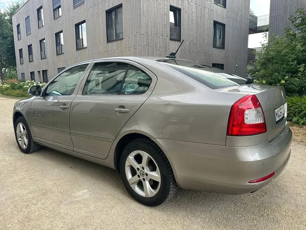Gebraucht Skoda Octavia Sport 140 PS (102 kW) 2011 Silber Limousine