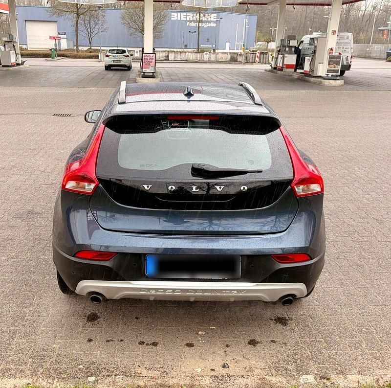 Gebraucht Volvo V40 CC 190 PS (139 kW) 2017 Blau Kombi