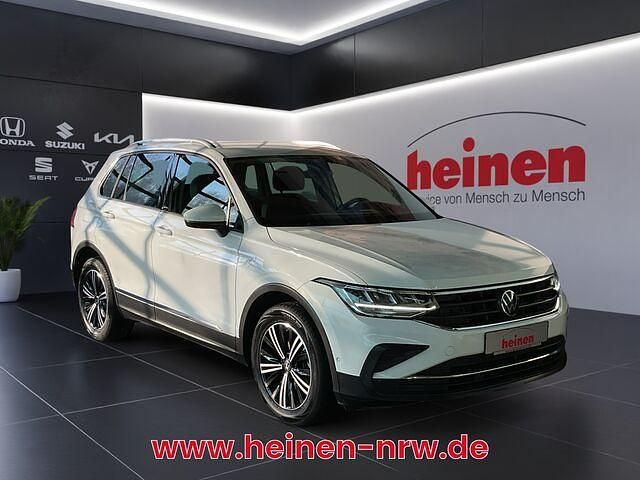 Używany VW Tiguan Active 150 KM (110 kW) 2022 Biały SUV