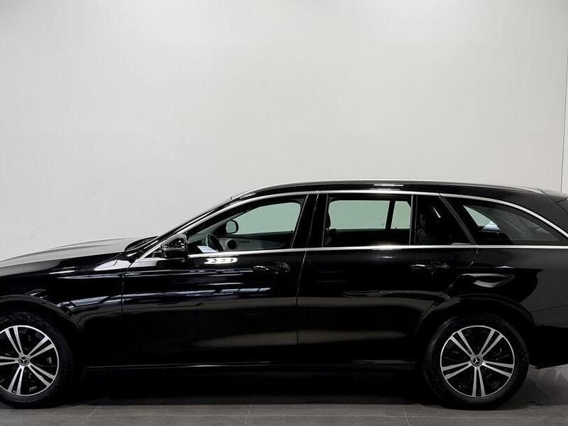 Gebraucht Mercedes E220 Avantgarde 195 PS (143 kW) 2021 Schwarz Kombi