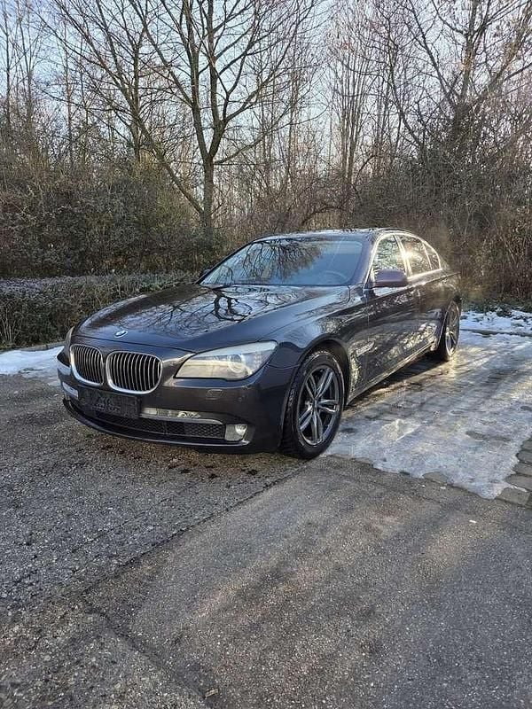 Gebraucht BMW 740 306 PS (225 kW) 2012 Limousine
