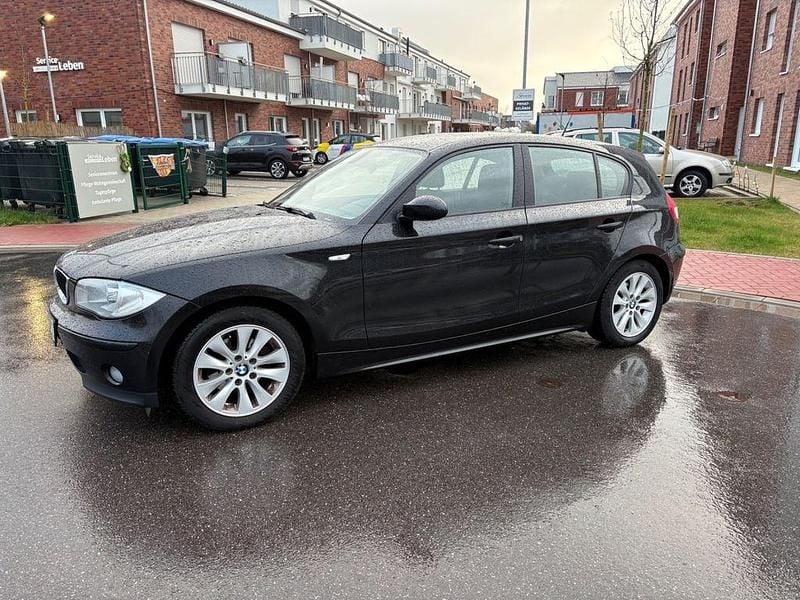 Gebraucht BMW 118 129 PS (94 kW) 2007 Schwarz Kleinwagen