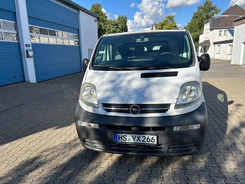 Weiß Gebraucht 2005 Opel Vivaro Van | 2.500 € (Guter Preis) - Bild 1/4