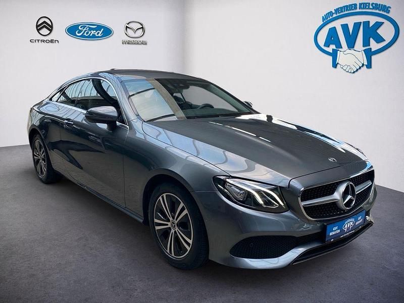 Grau Gebraucht 2020 Mercedes E200 Coupé | 31.990 € (Fairer Preis) - Bild 1/4