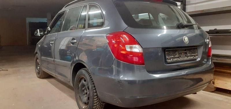 Grau Gebraucht 2008 Skoda Fabia Ambiente Kombi | 866 € (Superpreis) - Bild 1/4