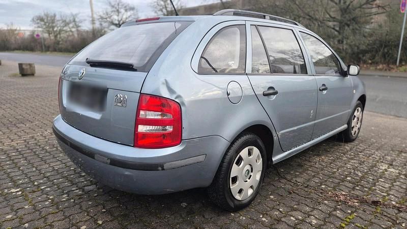 Usata Skoda Fabia 68 CV (50 kW) 2002 Argento Station wagon