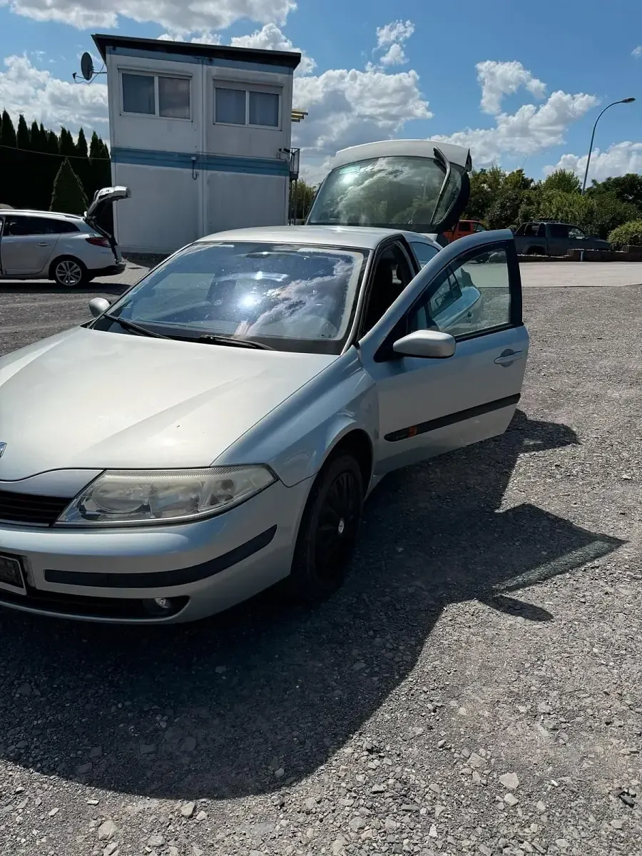 Gebraucht Renault Laguna II 120 PS (88 kW) 2003 Silber Limousine