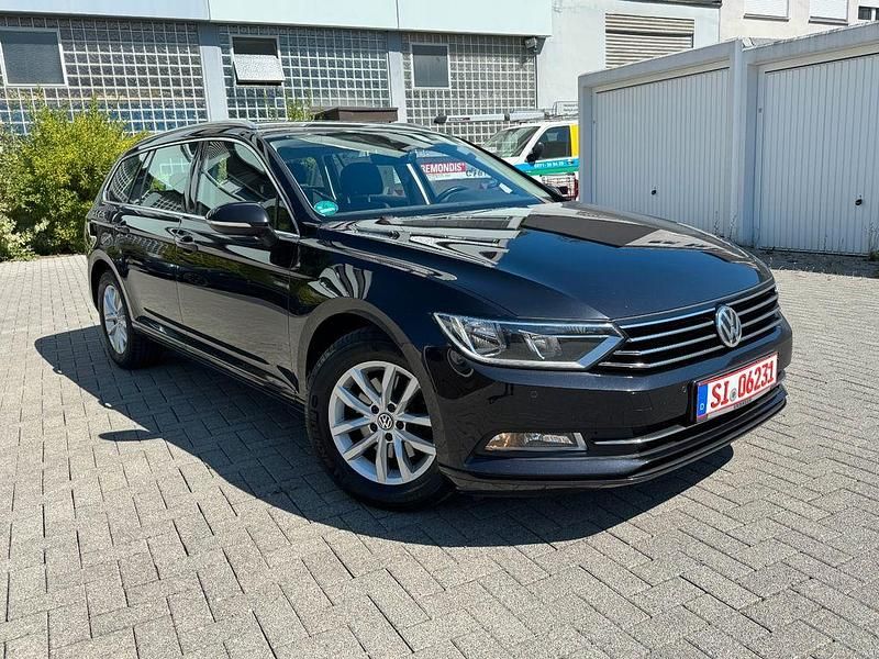 Schwarz Gebraucht 2018 VW Passat Comfortline Kombi | 13.150 € (Guter Preis) - Bild 1/4