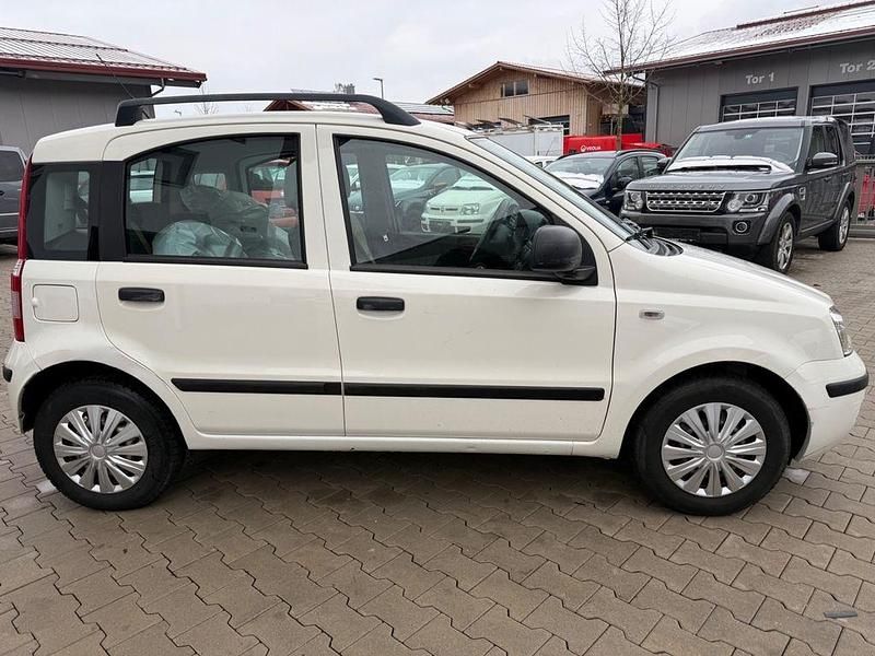 Gebraucht Fiat Panda Active 69 PS (50 kW) 2011 Weiß Kleinwagen