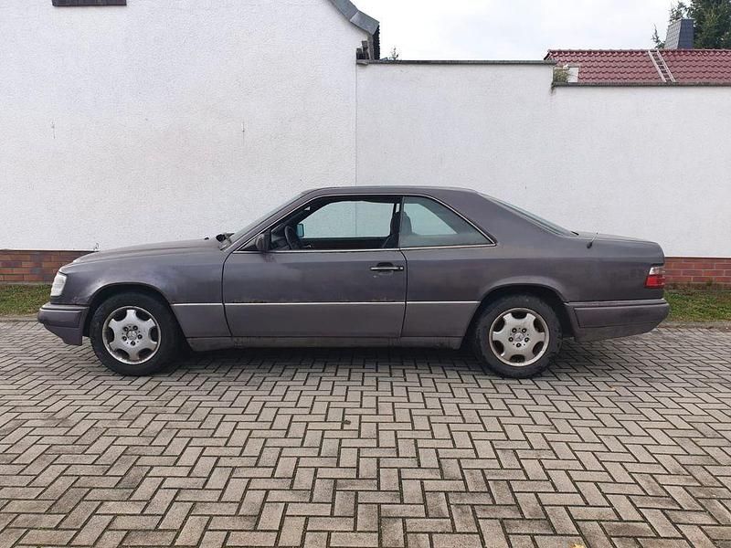 Gebraucht Mercedes 200 136 PS (100 kW) 1995 Braun Coupé