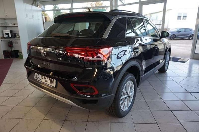Gebraucht VW T-Roc Life 150 PS (110 kW) 2024 Deep black perleffekt SUV