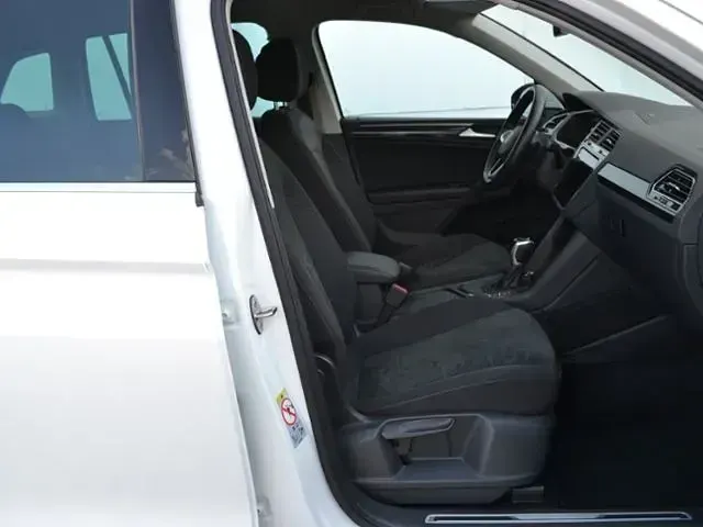 Używany VW Tiguan Elegance 150 KM (110 kW) 2021 Biały SUV
