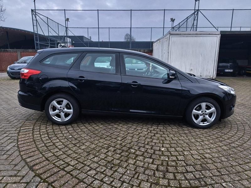 Gebraucht Ford Focus 125 PS (91 kW) 2014 Schwarz Kombi