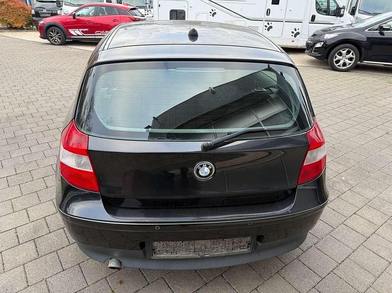 Gebraucht BMW 118 129 PS (94 kW) 2006 Saphirschwarz Kleinwagen