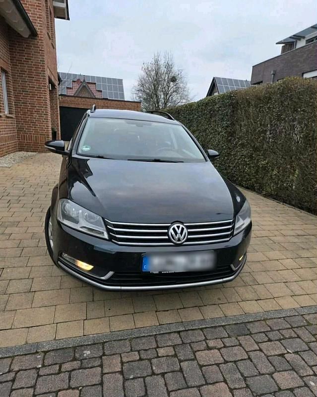 Gebraucht VW Passat 105 PS (77 kW) 2012 Schwarz Kombi