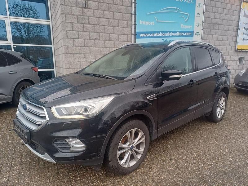 Gebraucht Ford Kuga Titanium 150 PS (110 kW) 2017 Schwarz SUV
