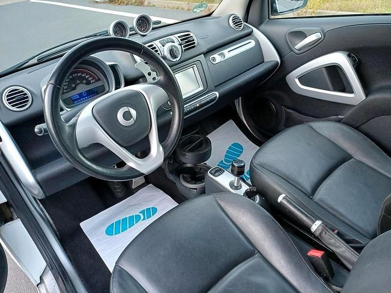 Gebraucht Smart ForTwo Cabrio 54 PS (39 kW) 2011 Weiß Cabrio