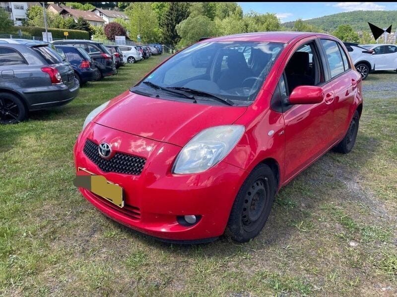Rot Gebraucht 2008 Toyota Yaris Sol Limousine | 2.790 € (Fairer Preis) - Bild 1/4