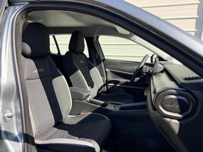 Neu Jeep Avenger Longitude 110 PS (80 kW) 2025 Grau SUV