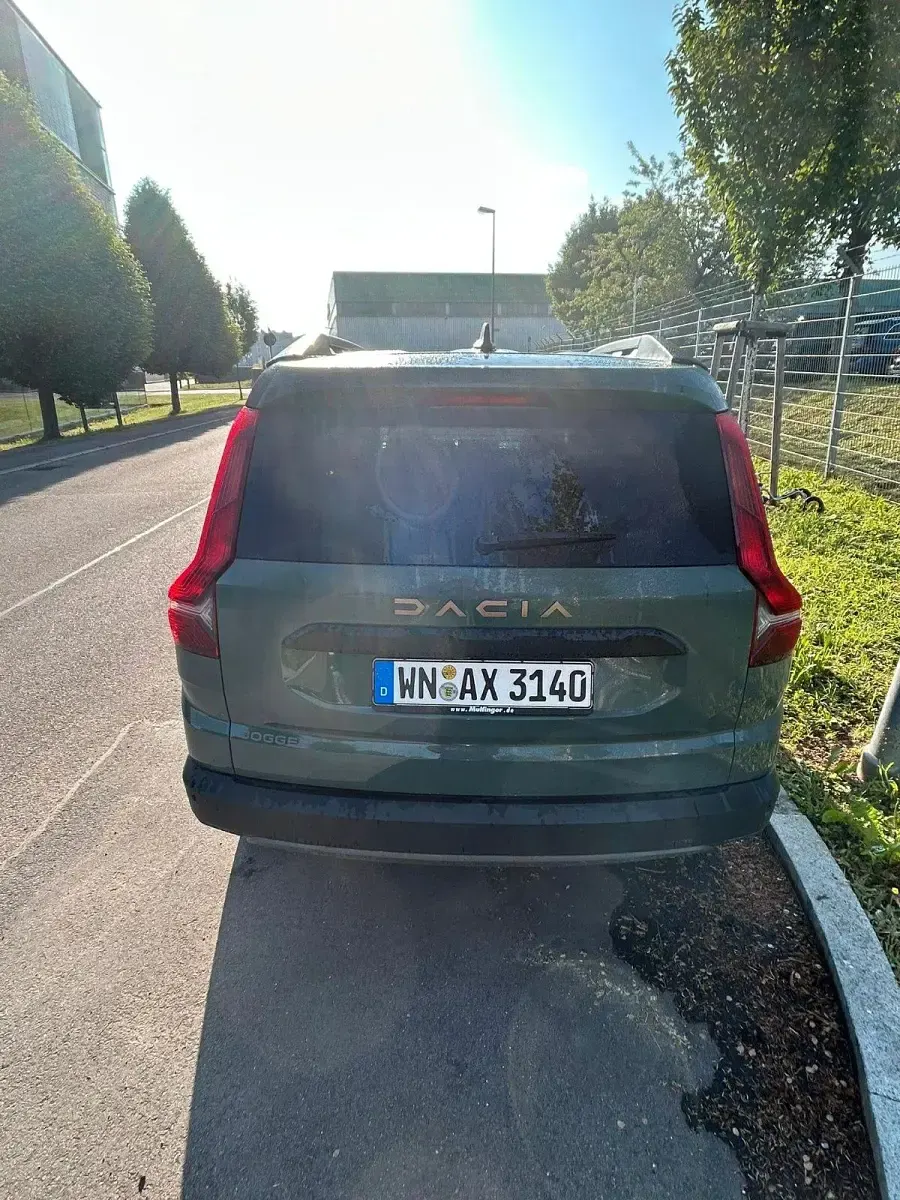 Gebraucht Dacia Jogger Extreme 110 PS (80 kW) 2024 Grün Van / Kleinbus