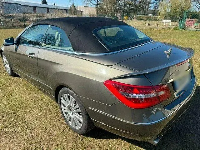 Gebraucht Mercedes E250 Avantgarde 204 PS (150 kW) 2010 Beige Cabrio