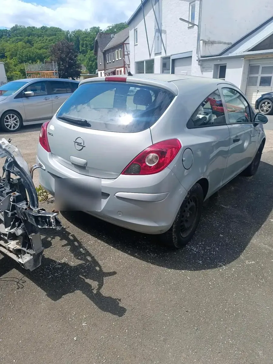 Gebraucht Opel Corsa 80 PS (58 kW) 2007 Silber Kleinwagen