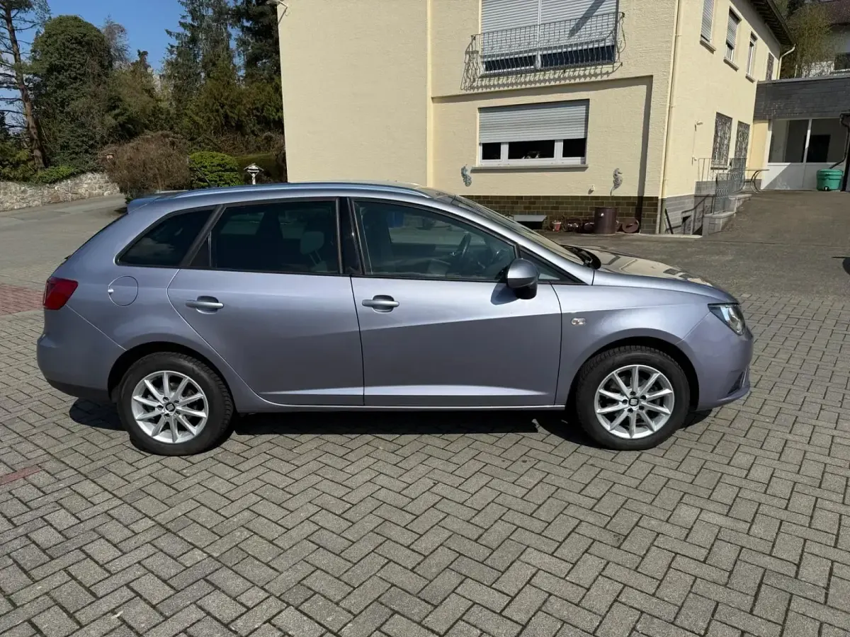 Gebraucht Seat Ibiza ST Style 90 PS (66 kW) 2016 Grau Kombi