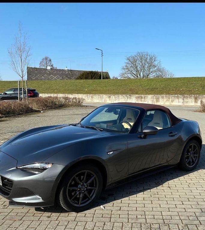 Gebraucht Mazda MX5 131 PS (96 kW) 2018 Grau Cabrio