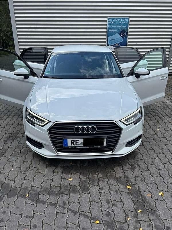 Weiß Gebraucht 2017 Audi A3 Basis Limousine | 17.000 € (Fairer Preis) - Bild 1/4