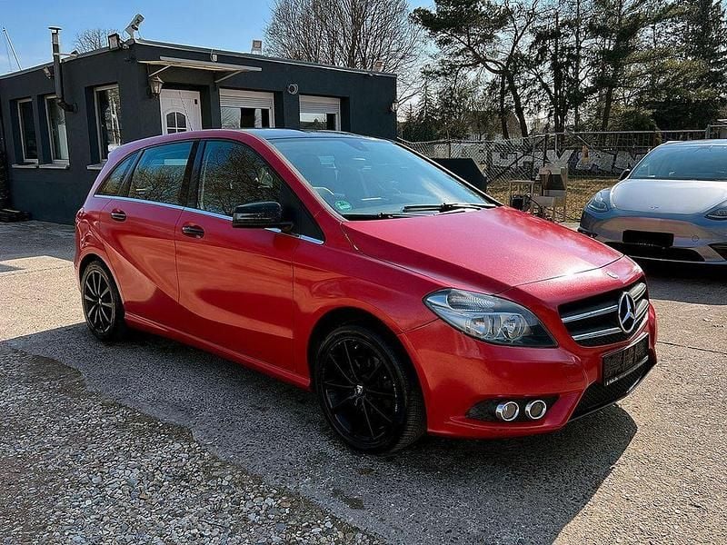 Gebraucht Mercedes B180 109 PS (80 kW) 2014 Van / Kleinbus