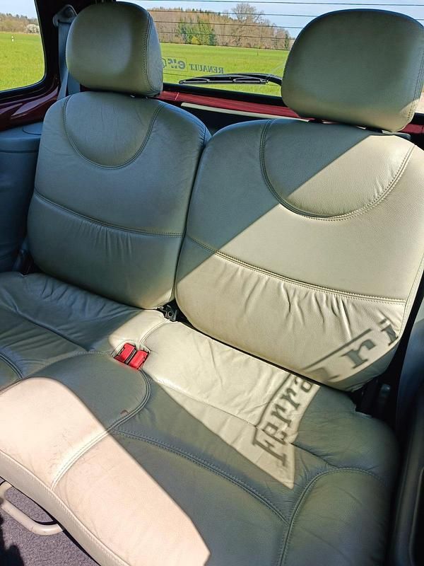 Second-hand Renault Twingo 59 CP (43 kW) 2002 Roșu Hatchback