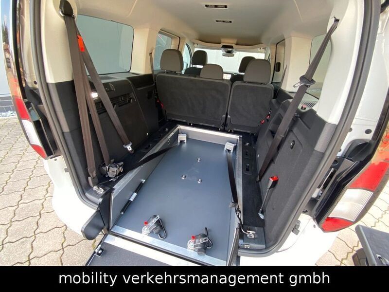 Używany VW Caddy Maxi 122 KM (89 kW) 2024 Srebrny Minivan