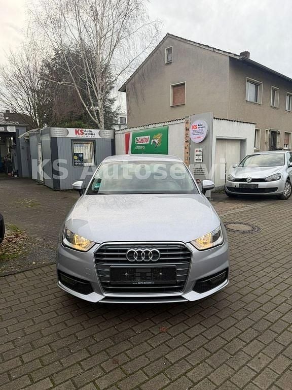 Silber Gebraucht 2017 Audi A1 Sportback Sport Kleinwagen | 11.900 € (Guter Preis) - Bild 1/4