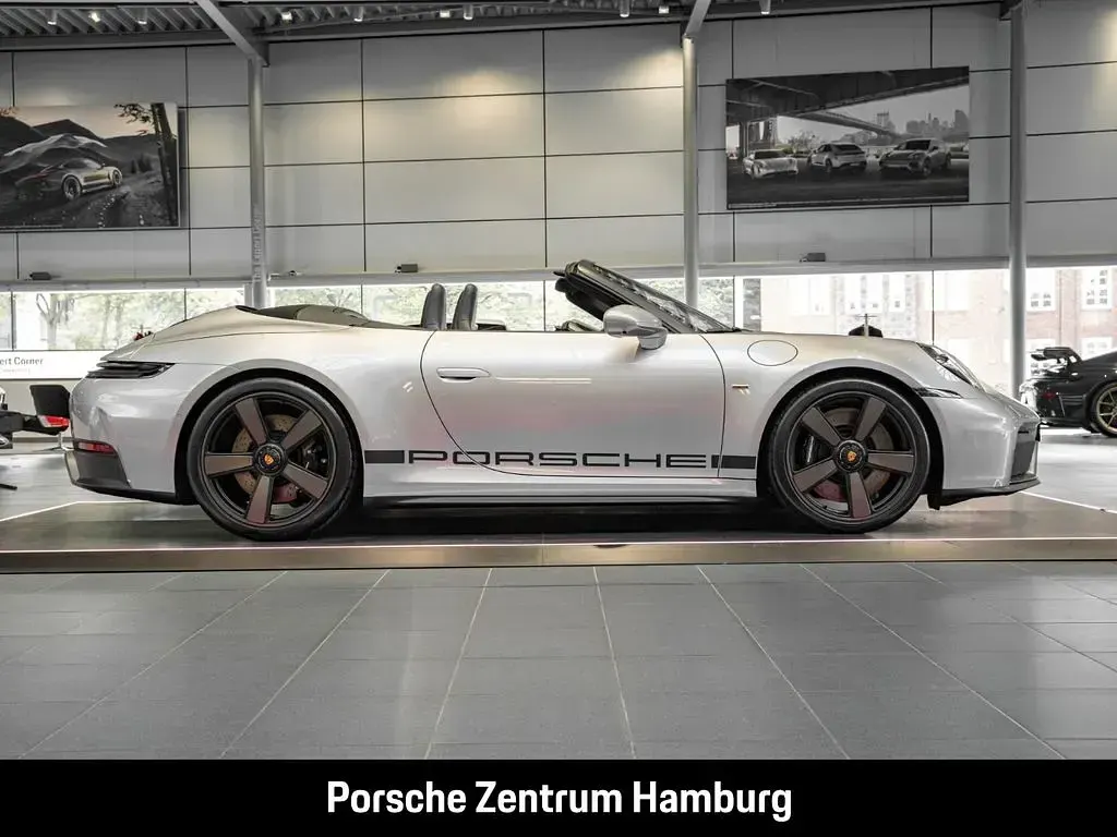 Neu Porsche 911 541 PS (397 kW) 2026 Grau Cabrio