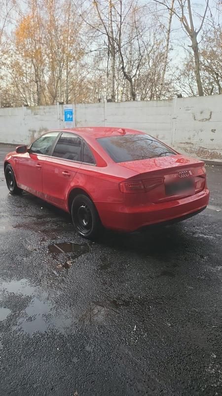 Gebraucht Audi A4 170 PS (125 kW) 2012 Rot Limousine