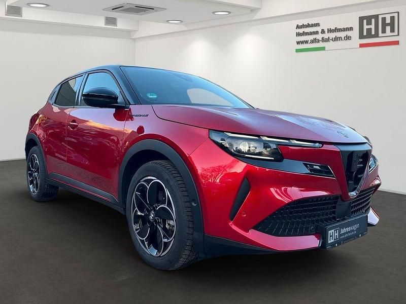 Gebraucht Alfa Romeo GT Junior Edizione Speciale 114 kW (156 PS) 2025 Rot Limousine