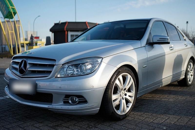 Gebraucht Mercedes C200 185 PS (136 kW) 2009 Silber Limousine