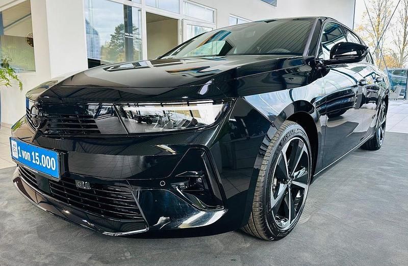 Neu Opel Astra 131 PS (96 kW) 2025 Schwarz Kombi