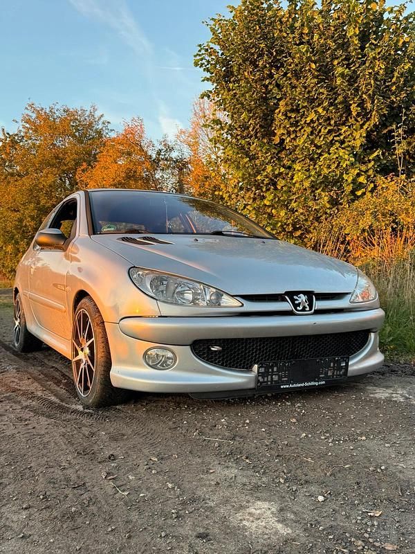 Silber Gebraucht 2004 Peugeot 206 Kleinwagen | 1.200 € - Bild 1/4
