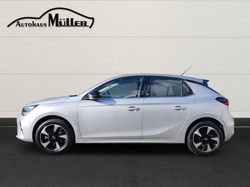 Gebraucht Opel Corsa-e Elegance 100 kW (136 PS) 2022 Aluminium silb/kristall silb Kleinwagen