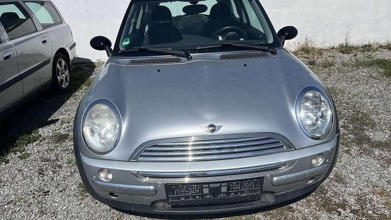 Usado Mini Cooper 116 HP (85 kW) 2002 Prateado Citadino
