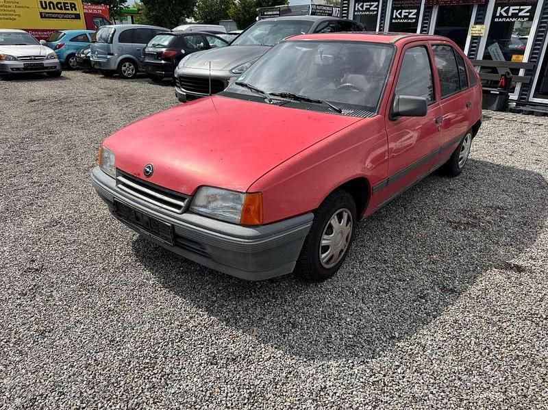 Rot Gebraucht 1991 Opel Kadett Limousine | 1.890 € - Bild 1/4