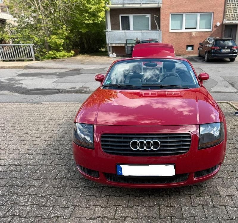 Second-hand Audi TT 150 CP (110 kW) 2002 Roșu Coupe