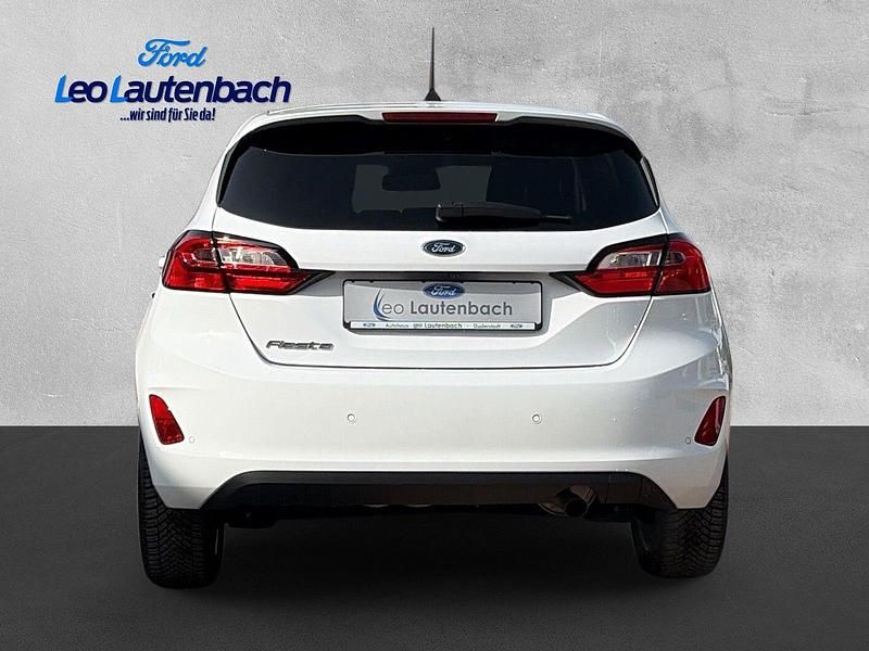 Gebraucht Ford Fiesta Titanium 101 PS (74 kW) 2022 Frozen white Kleinwagen